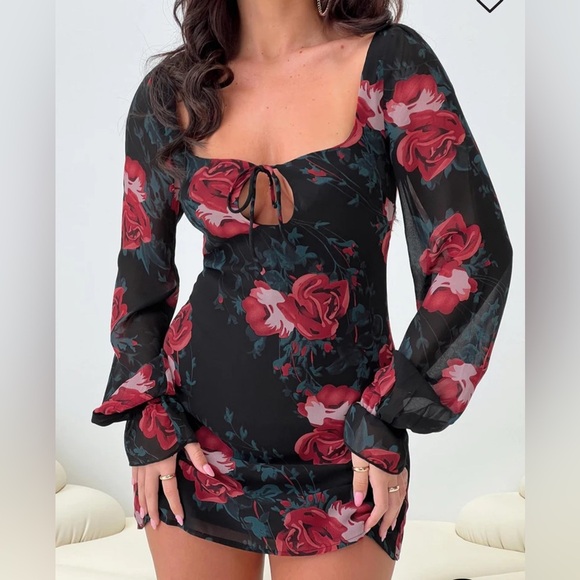 Princess Polly Bayford Long Sleeve Mini Dress Red Black Roses US Size 6 NWT - Picture 2 of 16